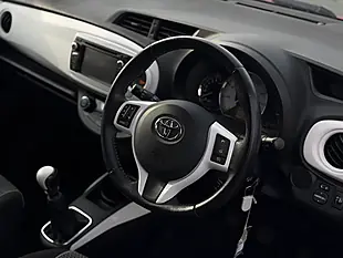 Used 2014 Toyota Yaris Trend Red - Interior and Exterior details 11