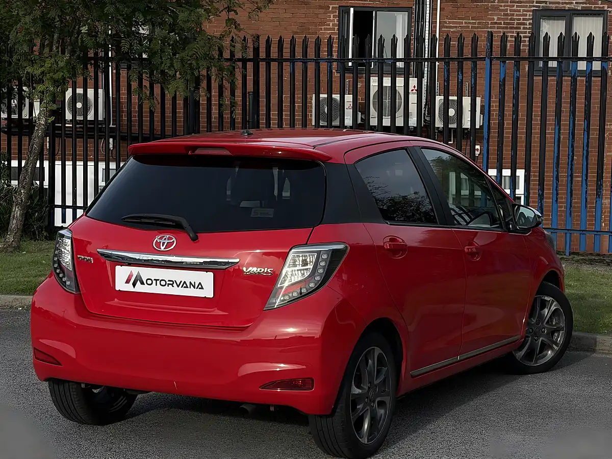 Used 2014 Toyota Yaris Trend Red - Interior and Exterior details 18
