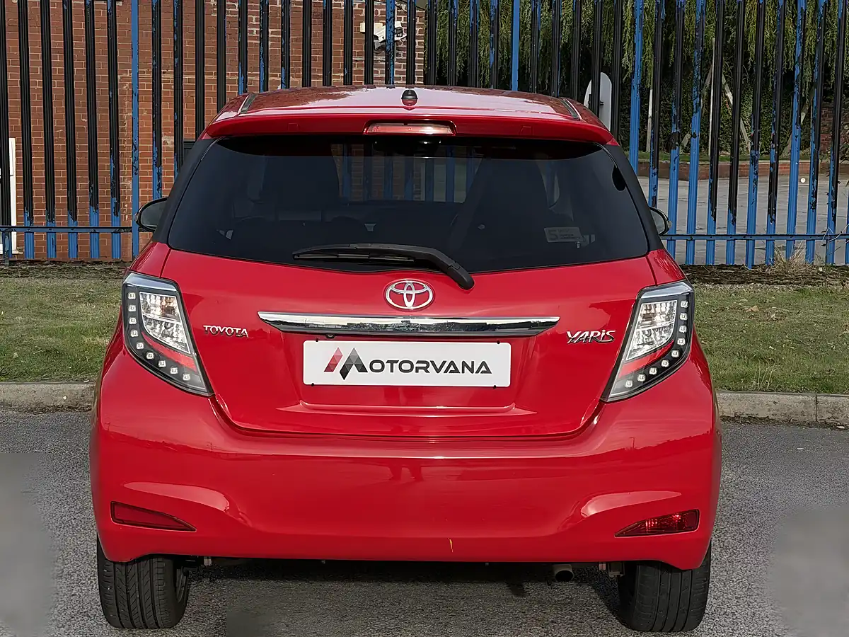 Used 2014 Toyota Yaris Trend Red - Interior and Exterior details 19