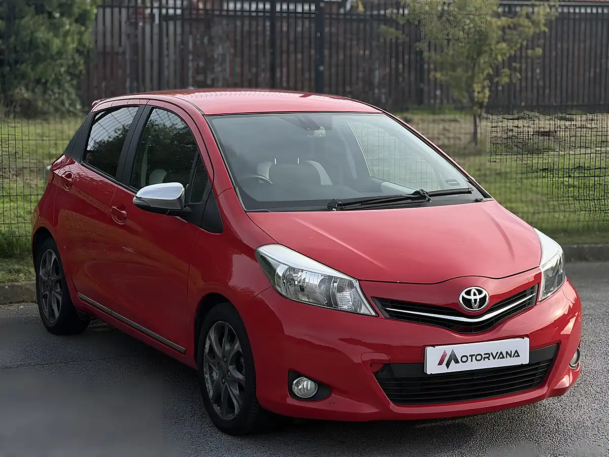 Used 2014 Toyota Yaris Trend Red - Interior and Exterior details 2