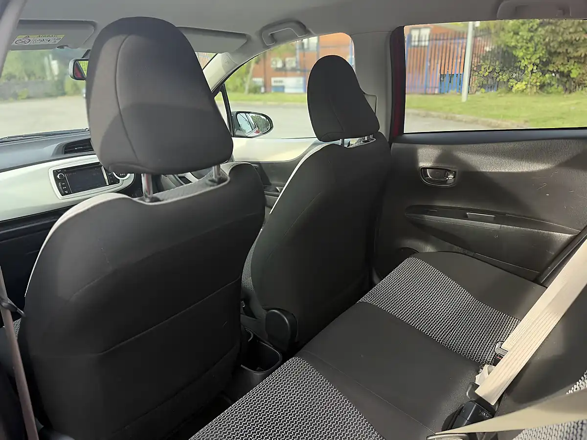 Used 2014 Toyota Yaris Trend Red - Interior and Exterior details 8
