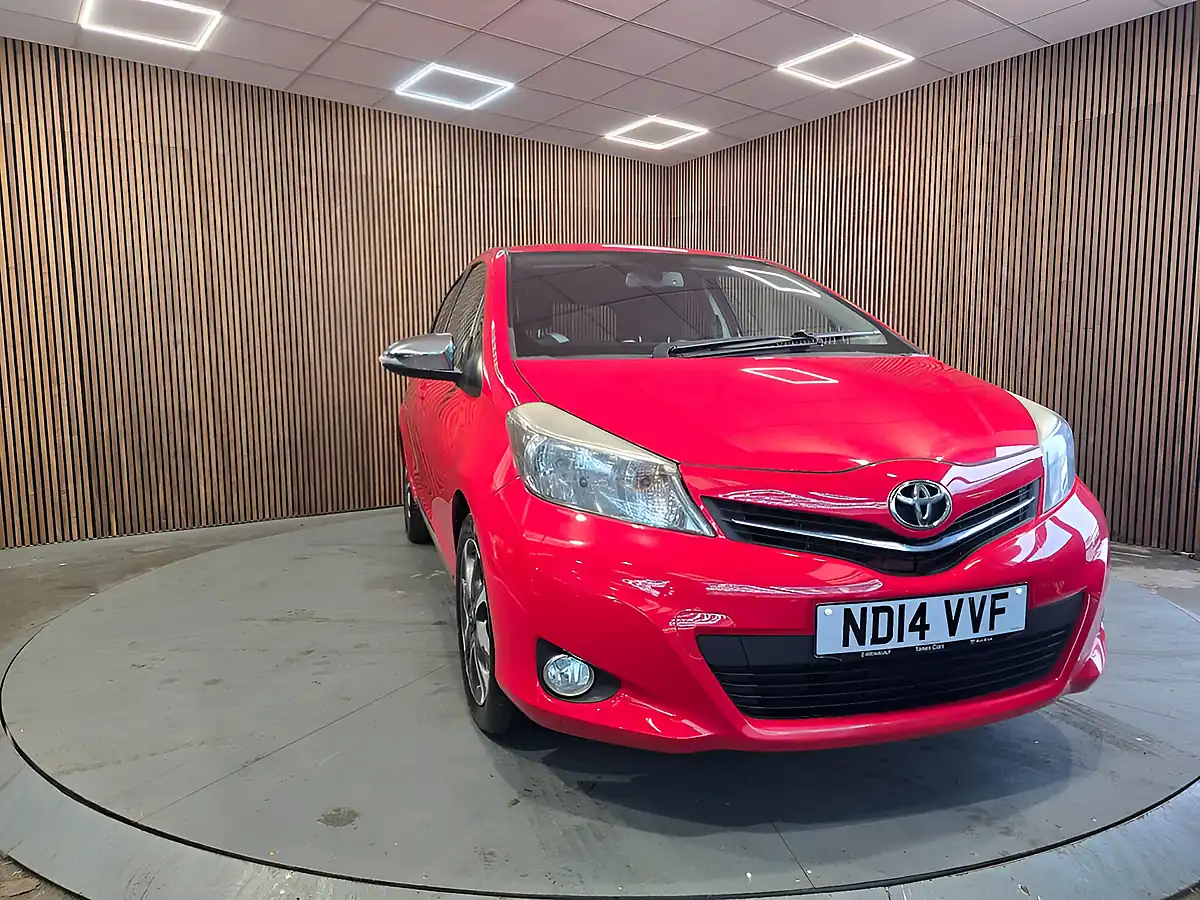 Used 2014 Toyota Yaris Trend Red - Front View