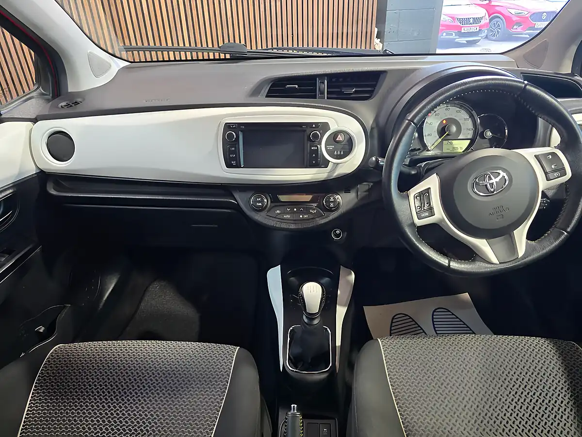 Used 2014 Toyota Yaris Trend Red - Interior and Exterior details 10