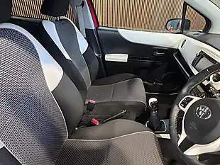 Used 2014 Toyota Yaris Trend Red - Interior and Exterior details 13