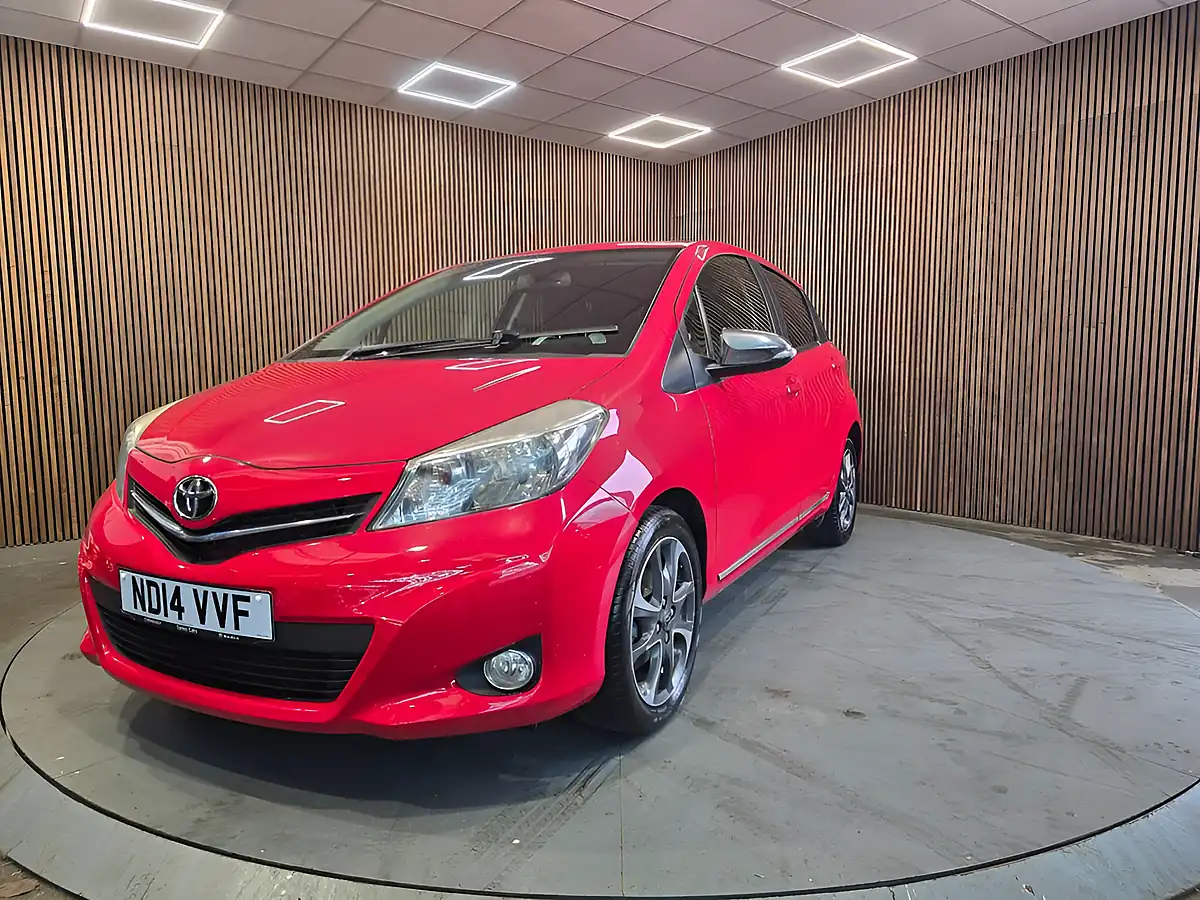 Used 2014 Toyota Yaris Trend Red - Interior and Exterior details 3