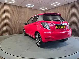 Used 2014 Toyota Yaris Trend Red - Interior and Exterior details 4