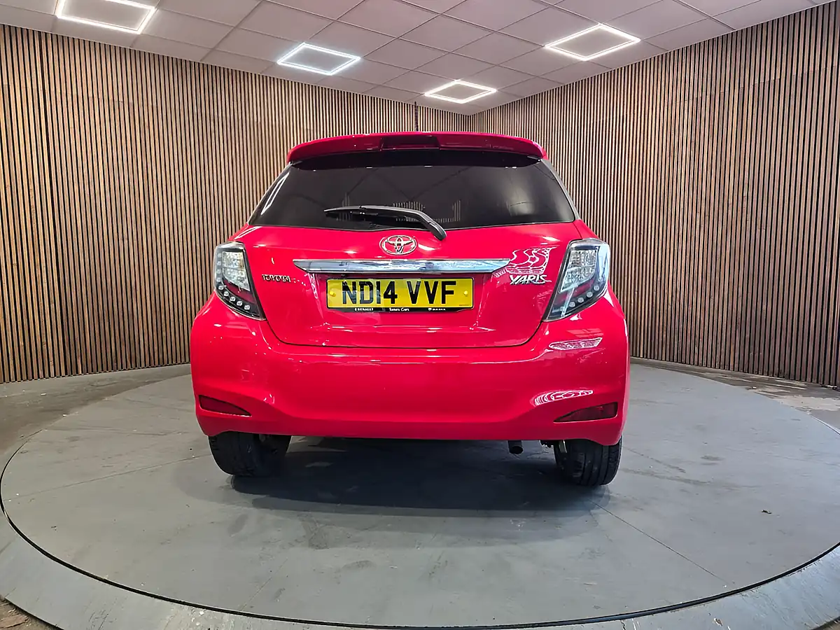 Used 2014 Toyota Yaris Trend Red - Interior and Exterior details 6