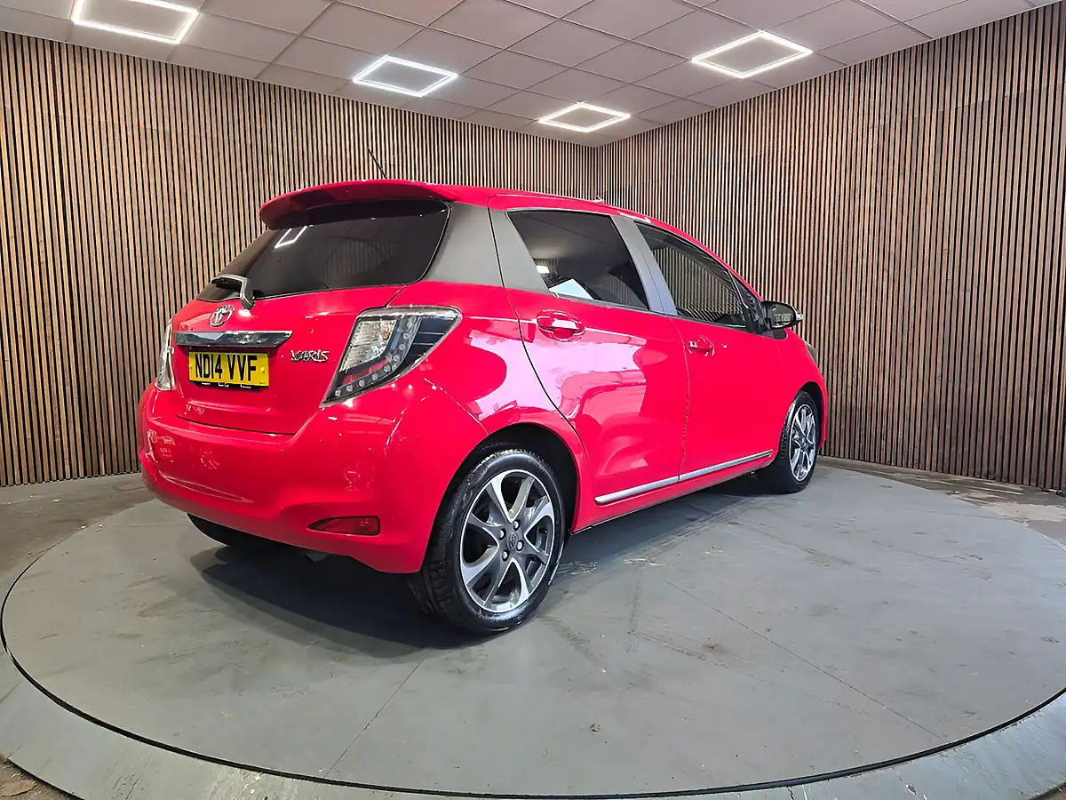 Used 2014 Toyota Yaris Trend Red - Interior and Exterior details 8