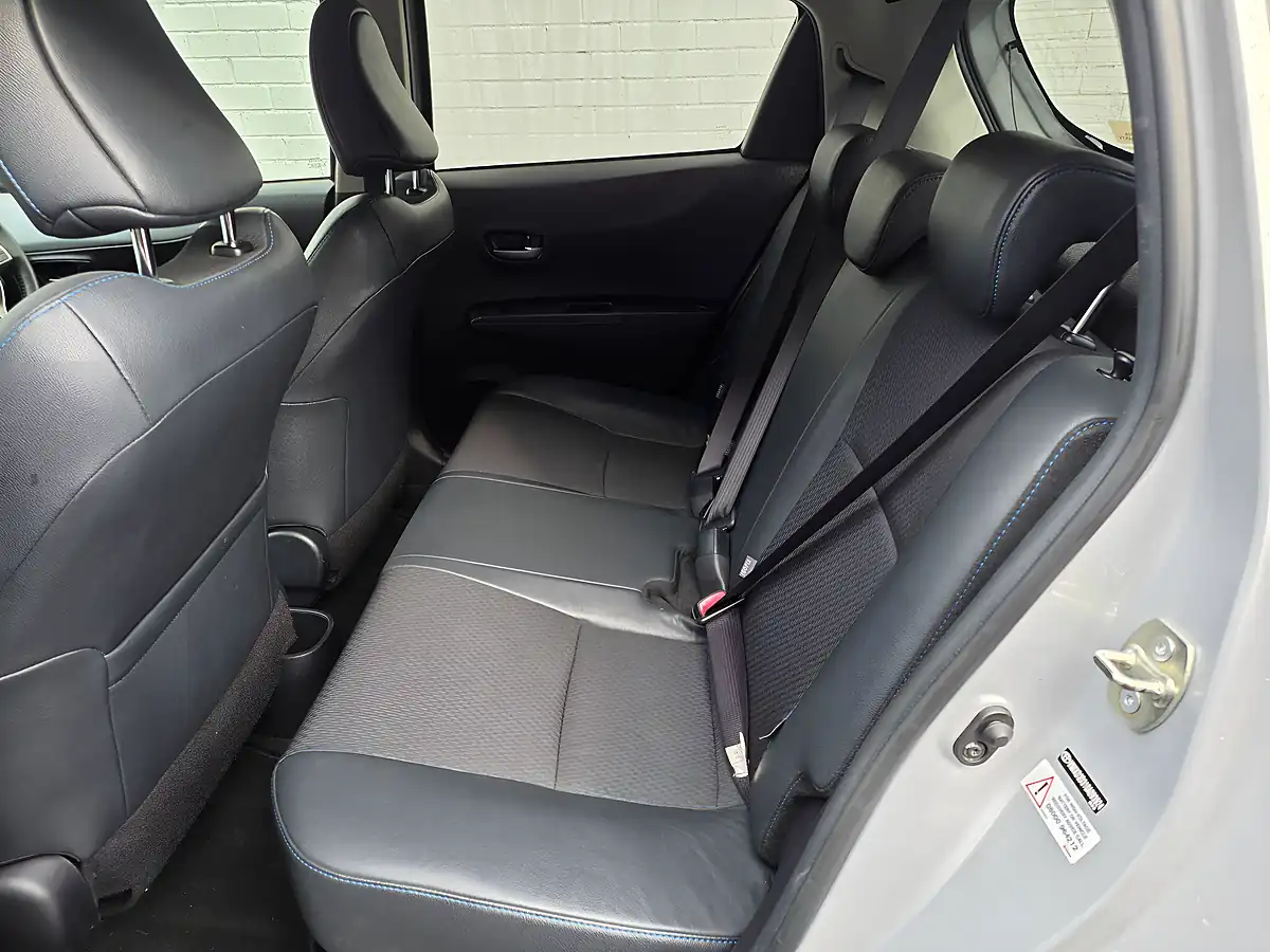 Used 2014 Toyota Yaris Trend Silver - Interior and Exterior details 10