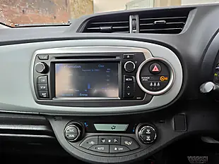 Used 2014 Toyota Yaris Trend Silver - Interior and Exterior details 11
