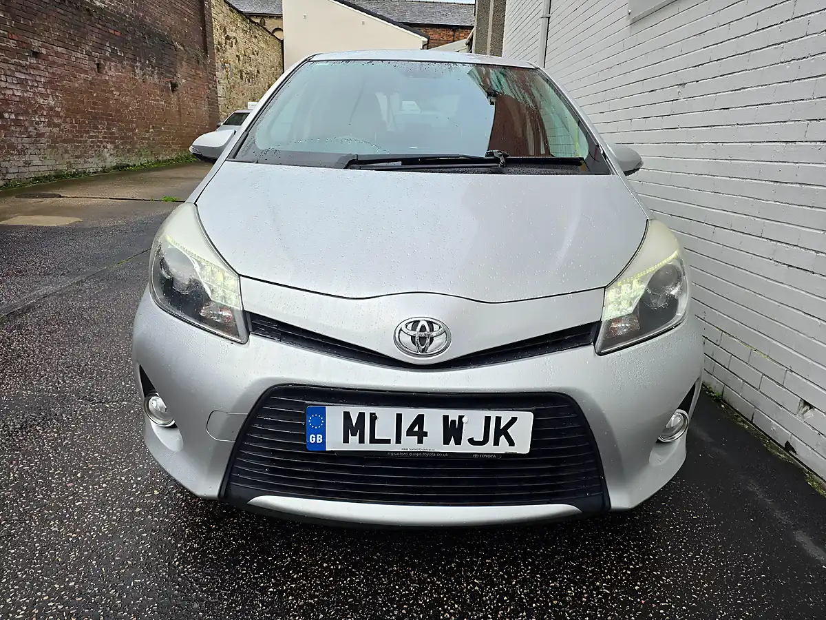 Used 2014 Toyota Yaris Trend Silver - Interior and Exterior details 14