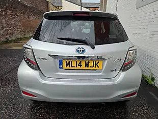 Used 2014 Toyota Yaris Trend Silver - Interior and Exterior details 15