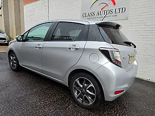 Used 2014 Toyota Yaris Trend Silver - Interior and Exterior details 3