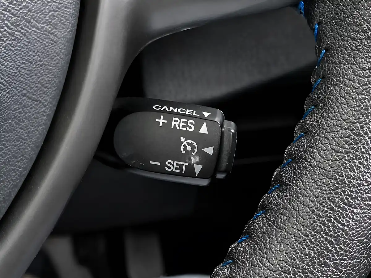 Used 2014 Toyota Yaris Trend Tyrol Silver - Interior and Exterior details 18