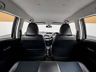 Used 2014 Toyota Yaris Trend Tyrol Silver - Interior and Exterior details 4