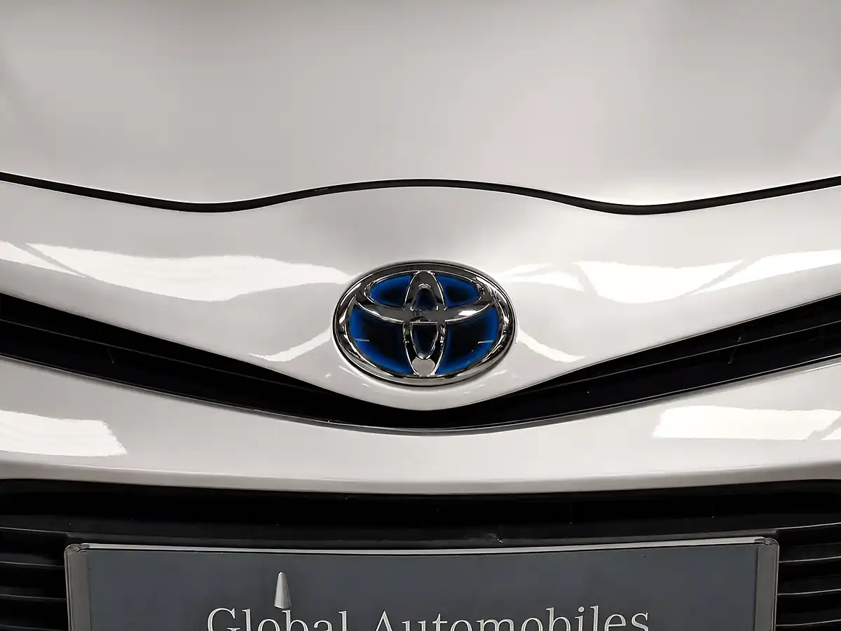 Used 2014 Toyota Yaris Trend Tyrol Silver - Interior and Exterior details 8