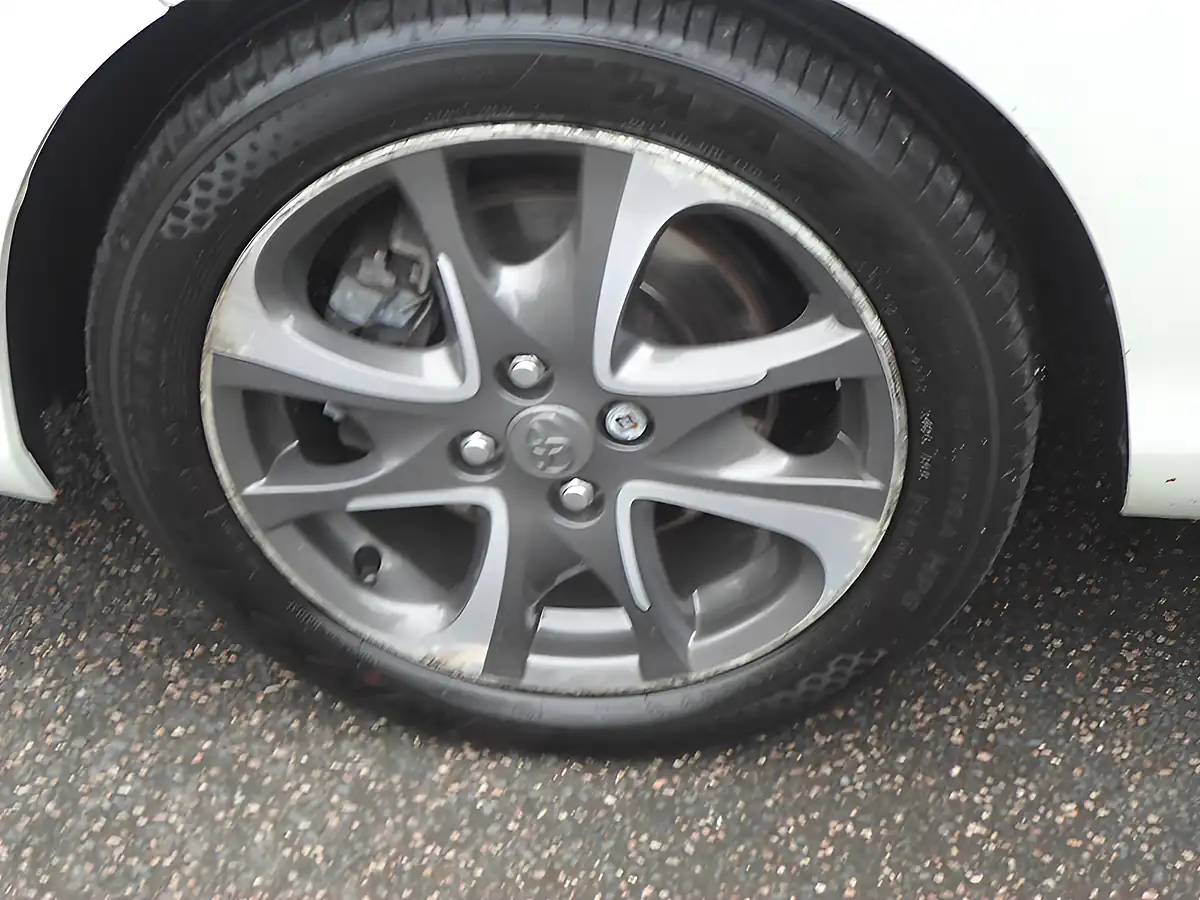 Used 2014 Toyota Yaris Trend White - Interior and Exterior details 14
