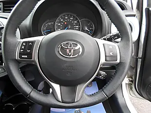 Used 2014 Toyota Yaris Trend White - Interior and Exterior details 5