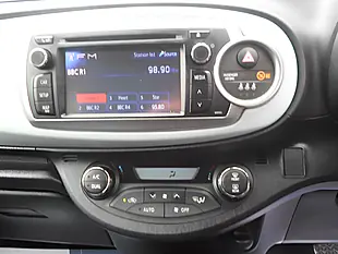 Used 2014 Toyota Yaris Trend White - Interior and Exterior details 7