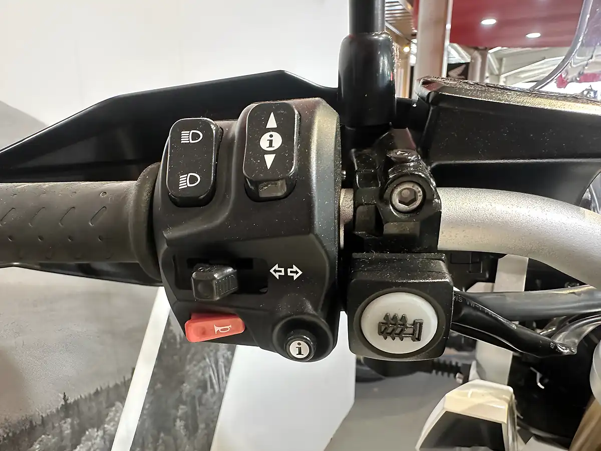 Used 2014 Triumph Explorer White - Interior and Exterior details 14
