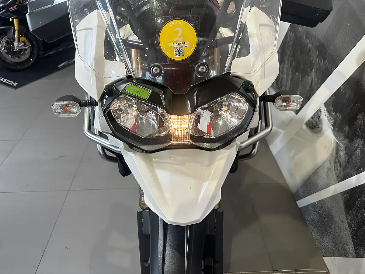 Used 2014 Triumph Explorer White - Interior and Exterior details 15