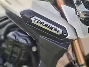 Used 2014 Triumph Explorer Xc White - Interior and Exterior details 18