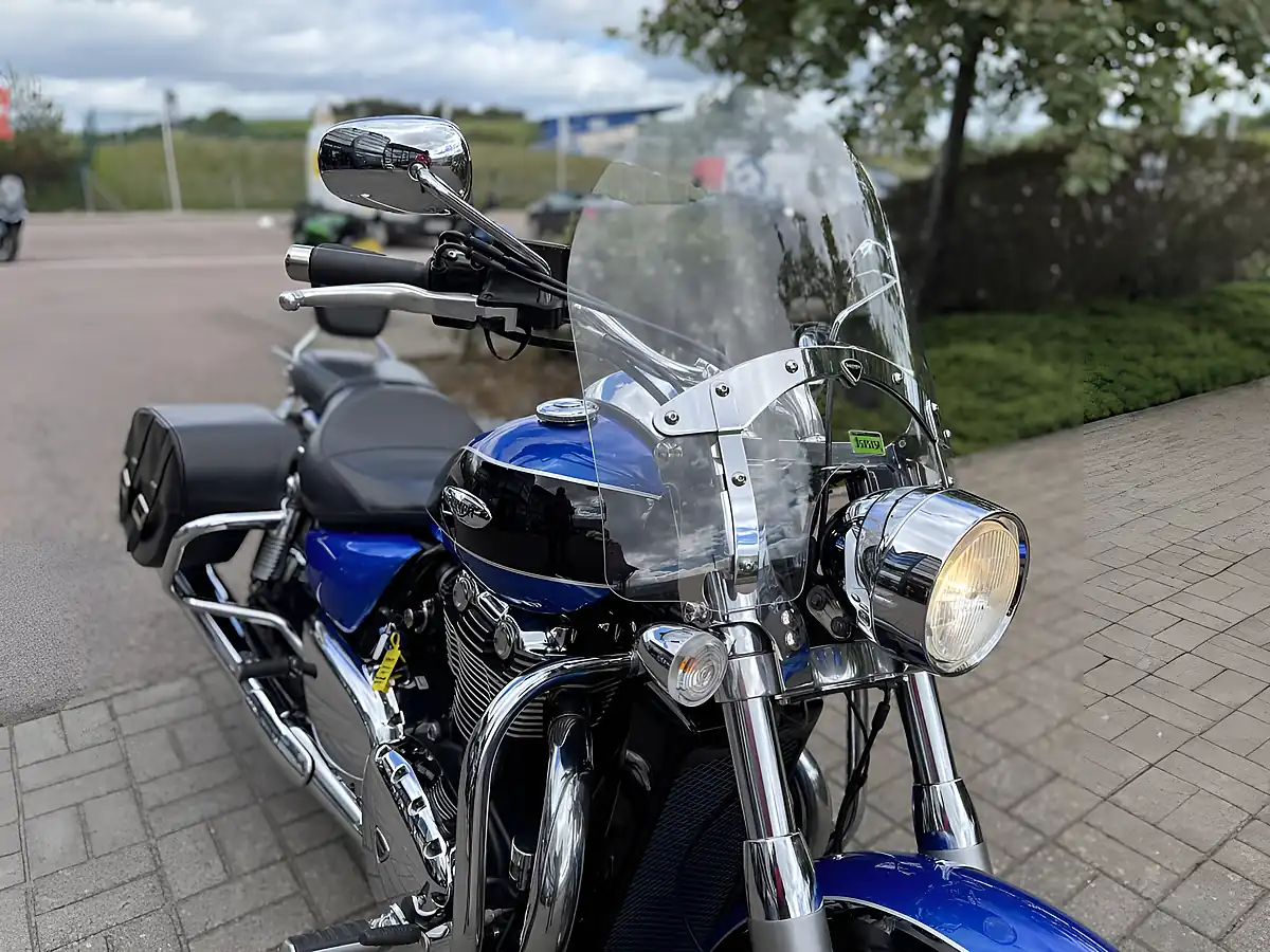 Used 2014 Triumph Thunderbird 1600 Blue - Interior and Exterior details 10