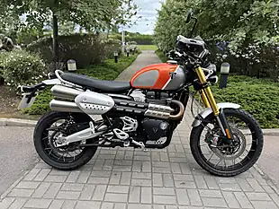 Used 2014 Triumph Thunderbird 1600 Blue - Interior and Exterior details 13