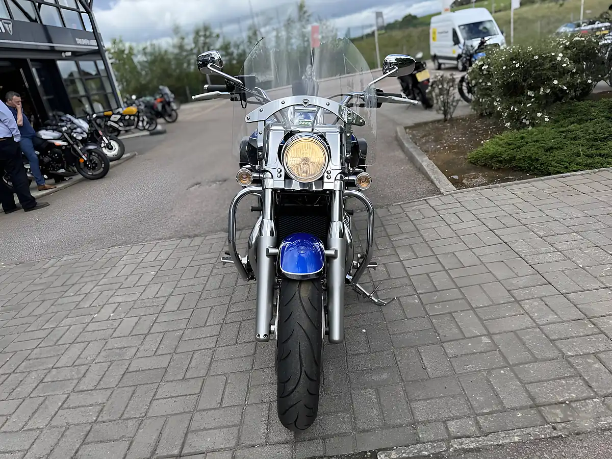 Used 2014 Triumph Thunderbird 1600 Blue - Interior and Exterior details 4