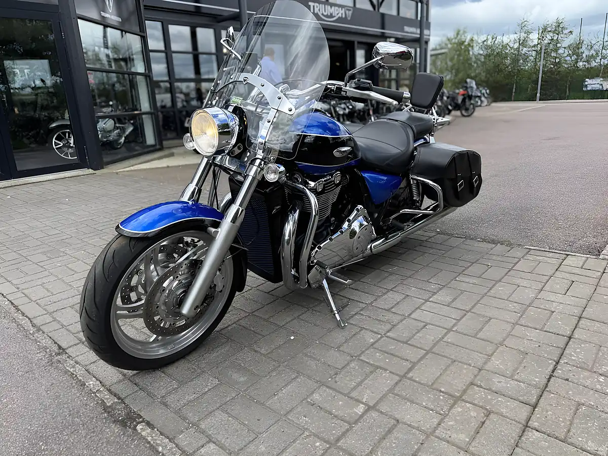 Used 2014 Triumph Thunderbird 1600 Blue - Interior and Exterior details 5