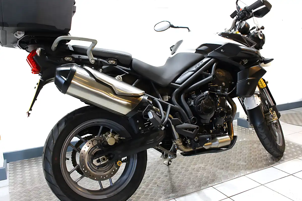 Used 2014 Triumph Tiger 800 White - Interior and Exterior details 3
