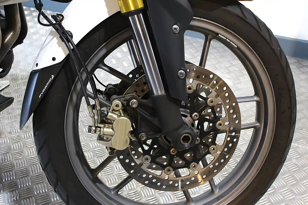 Used 2014 Triumph Tiger 800 White - Interior and Exterior details 5