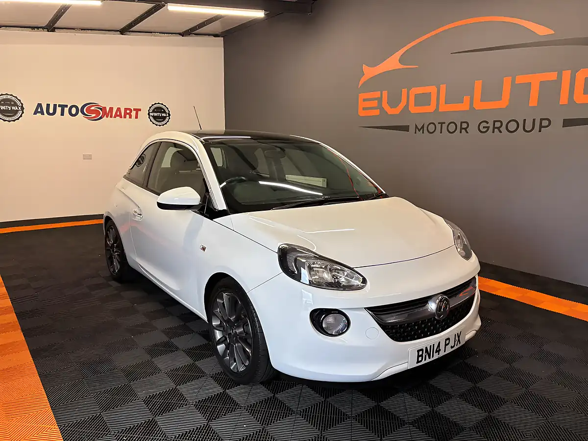 Used 2014 Vauxhall Adam Glam White - Interior and Exterior details 4