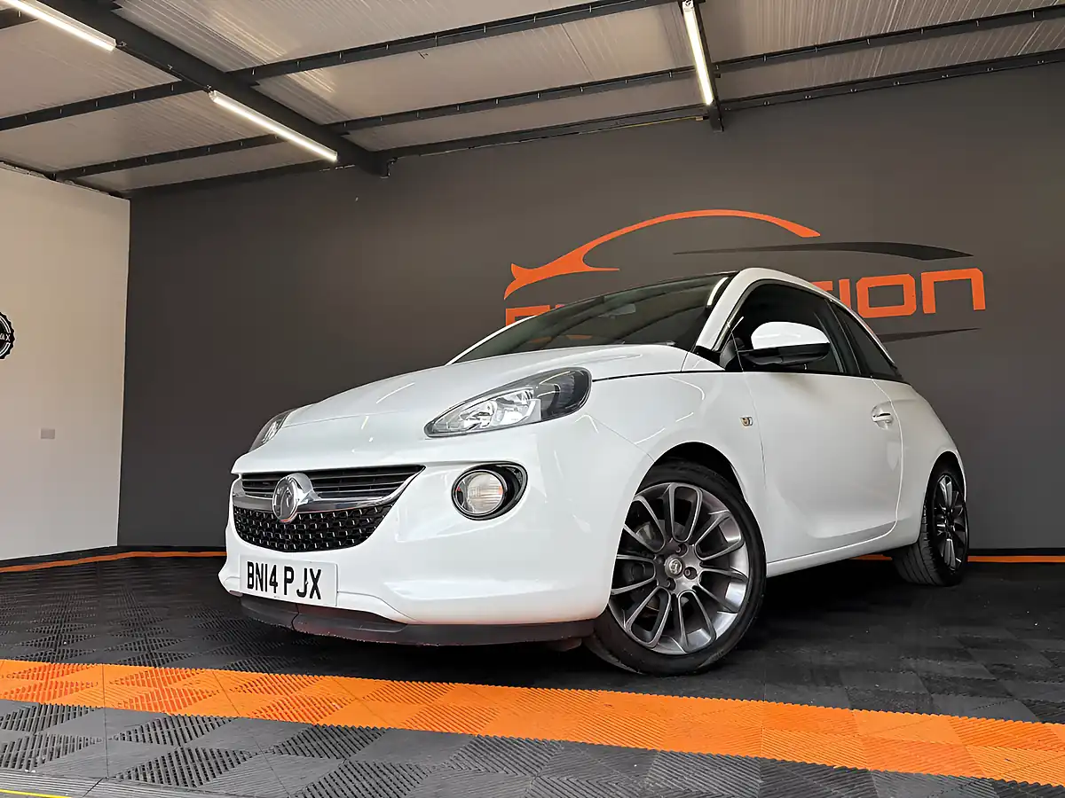 Used 2014 Vauxhall Adam Glam White - Interior and Exterior details 7