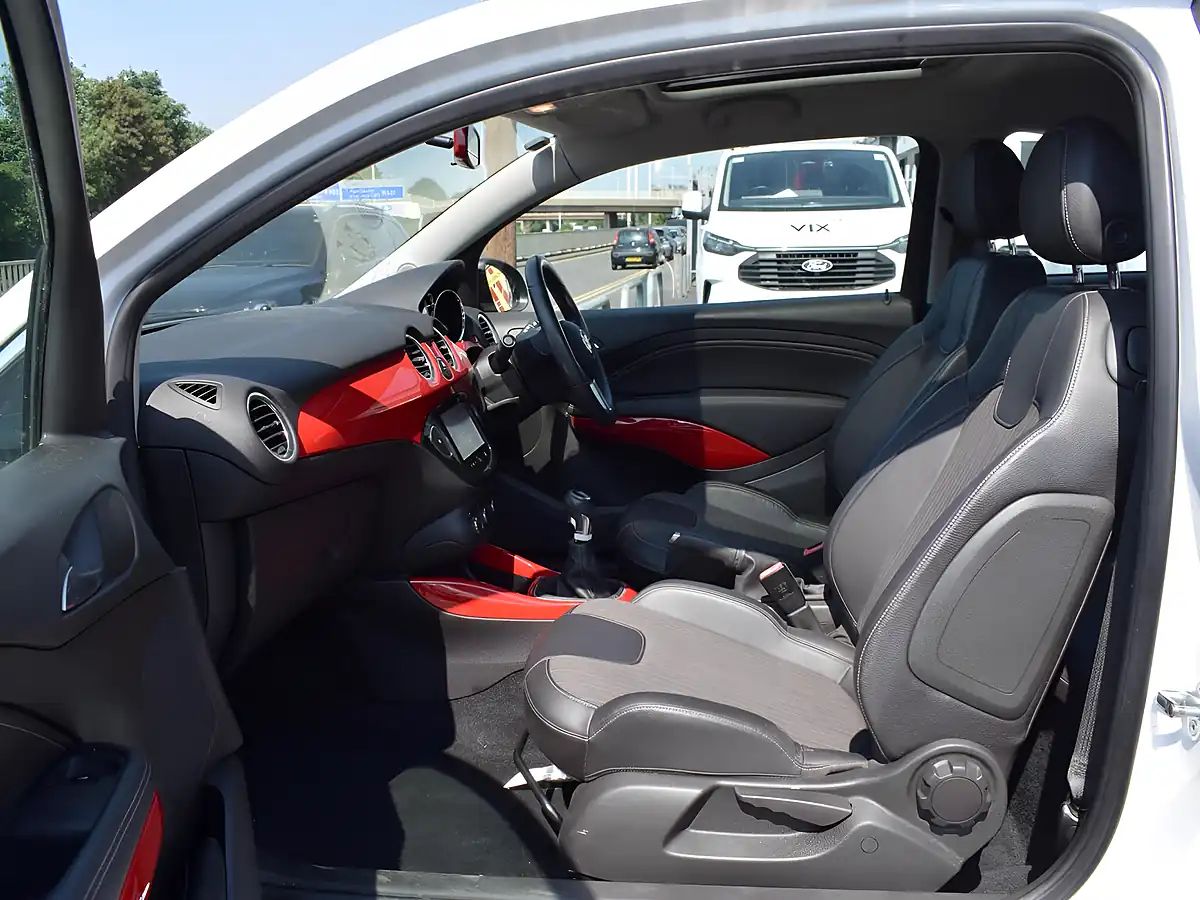 Used 2014 Vauxhall Adam Glam White - Interior and Exterior details 14