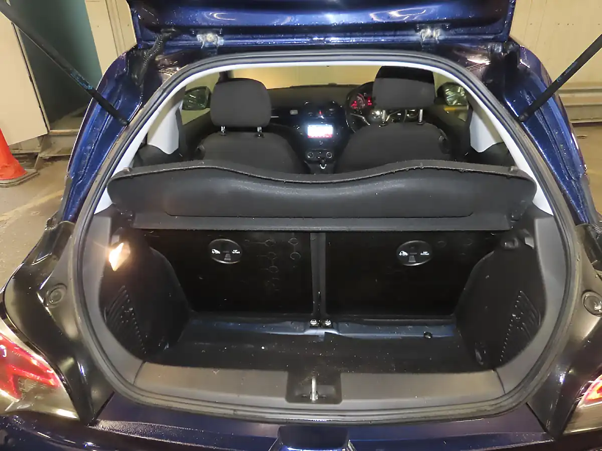 Used 2014 Vauxhall Adam Jam Blue - Interior and Exterior details 7