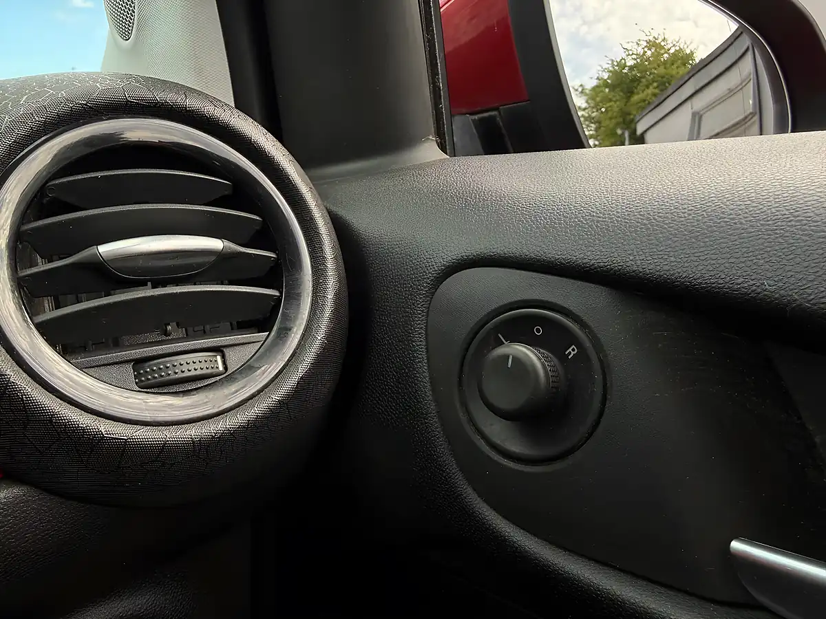 Used 2014 Vauxhall Adam Jam Red - Interior and Exterior details 16