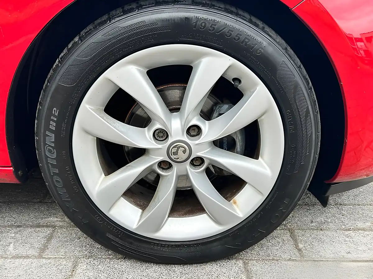 Used 2014 Vauxhall Adam Jam Red - Interior and Exterior details 18