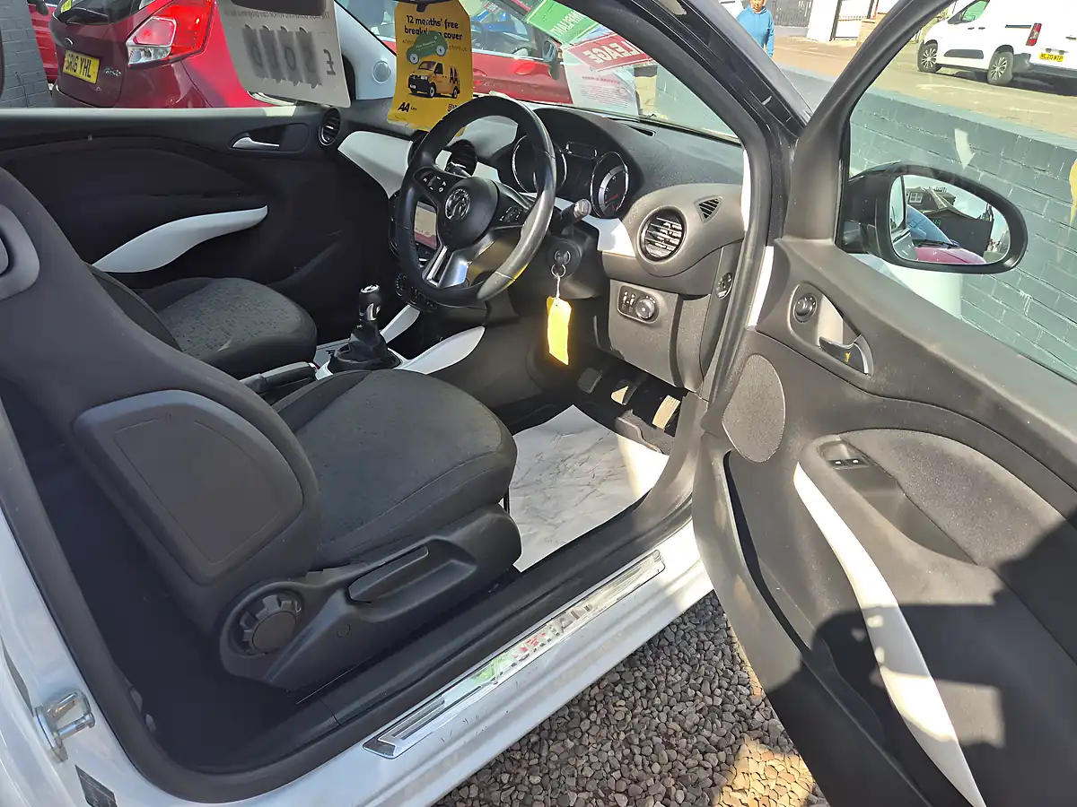 Used 2014 Vauxhall Adam Jam White - Interior and Exterior details 9