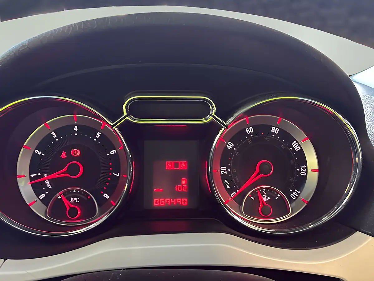 Used 2014 Vauxhall Adam Jam White My Fire - Interior and Exterior details 10