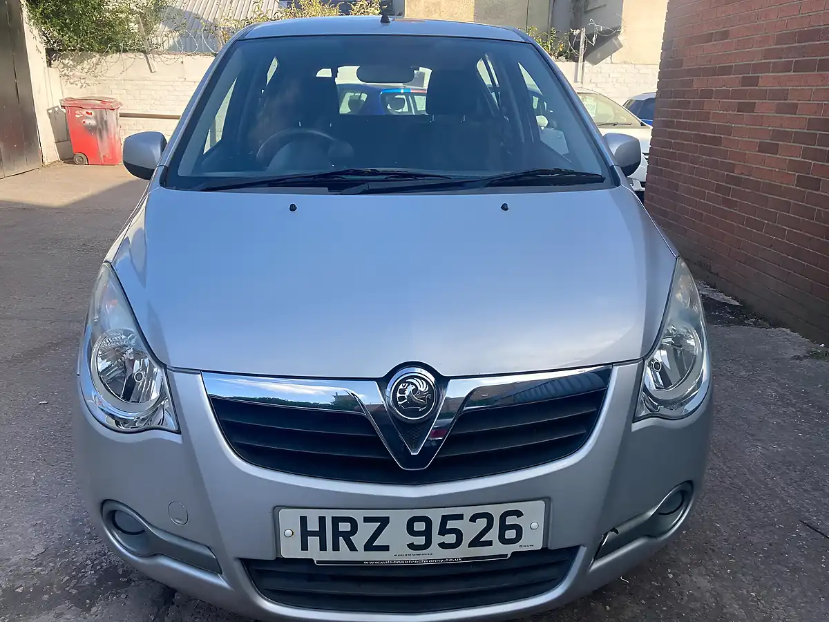 Used 2014 Vauxhall Agila S Silver - Interior and Exterior details 2