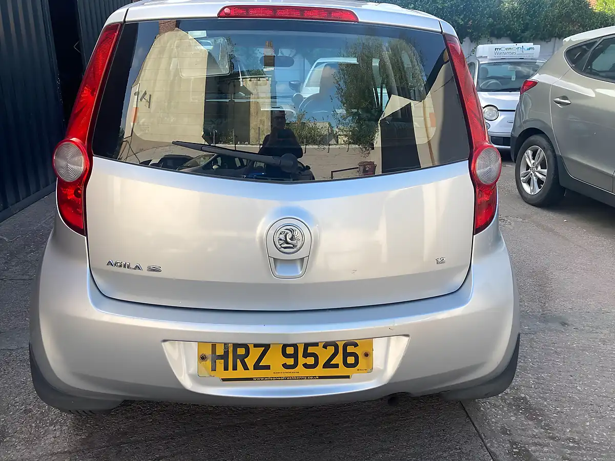Used 2014 Vauxhall Agila S Silver - Interior and Exterior details 5