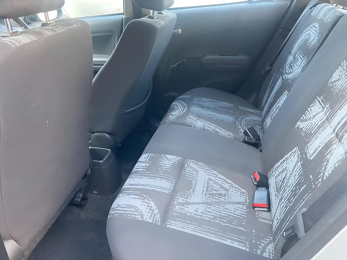 Used 2014 Vauxhall Agila S Silver - Interior and Exterior details 9
