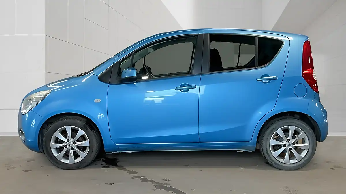 Used 2014 Vauxhall Agila Se Blue - Interior and Exterior details 6