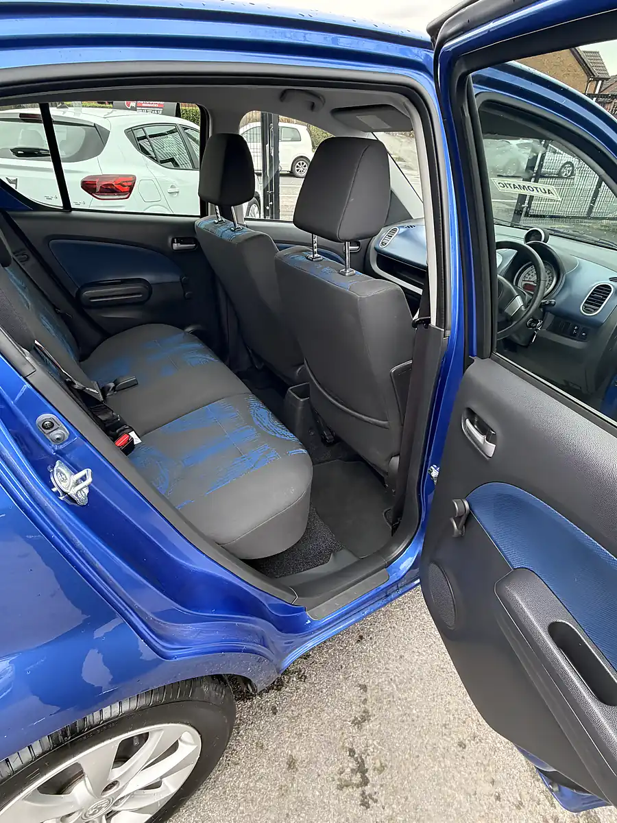 Used 2014 Vauxhall Agila Se Blue - Interior and Exterior details 12