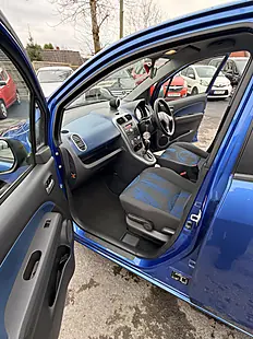 Used 2014 Vauxhall Agila Se Blue - Interior and Exterior details 15
