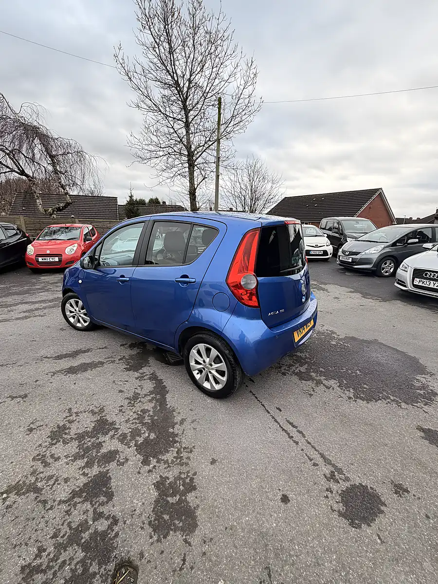 Used 2014 Vauxhall Agila Se Blue - Interior and Exterior details 5