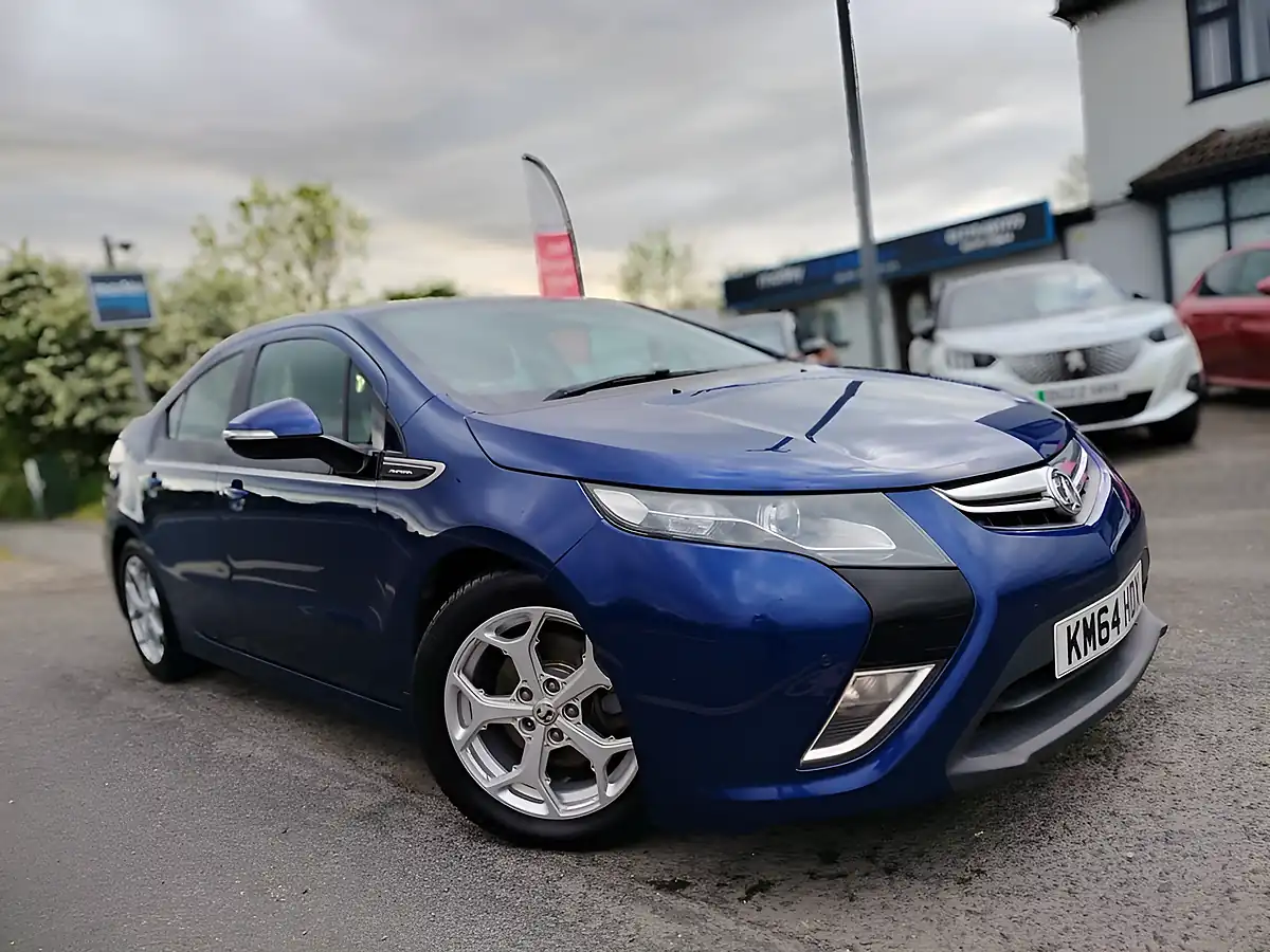 Used 2014 Vauxhall Ampera Electron Ice Metallic Blue - Front View