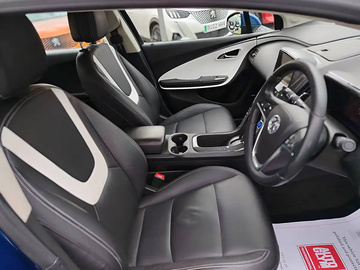 Used 2014 Vauxhall Ampera Electron Ice Metallic Blue - Interior and Exterior details 10