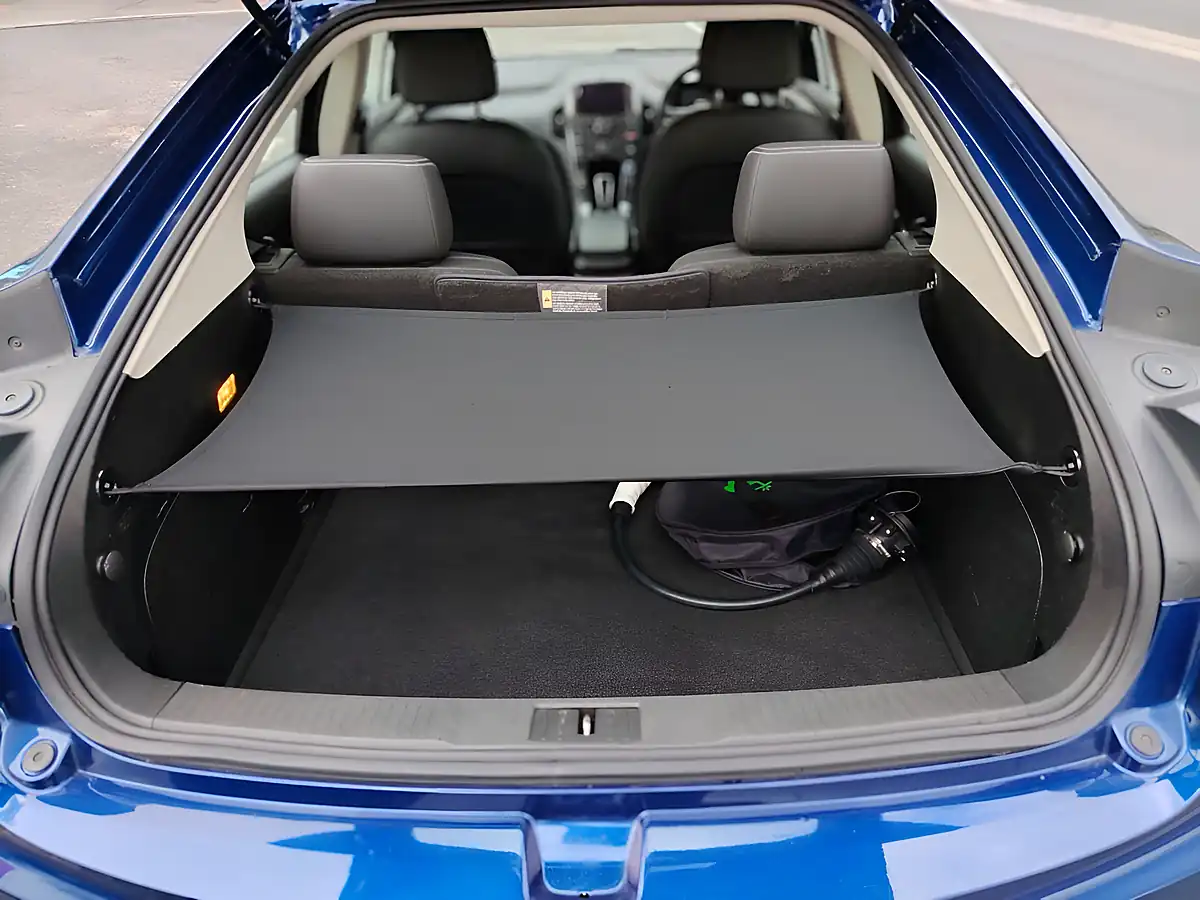 Used 2014 Vauxhall Ampera Electron Ice Metallic Blue - Interior and Exterior details 13